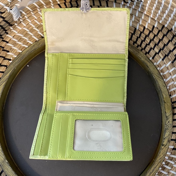 Fossil green wallet, GUC no defects no stains - Picture 3 of 8